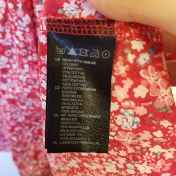 White and Red Floral Sleeveless Dress - Picture 2 of 4